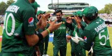 شعیب ملک نے 20 سالہ ون ڈے کیرئیر سے ریٹائرمنٹ کا اعلان کردیا