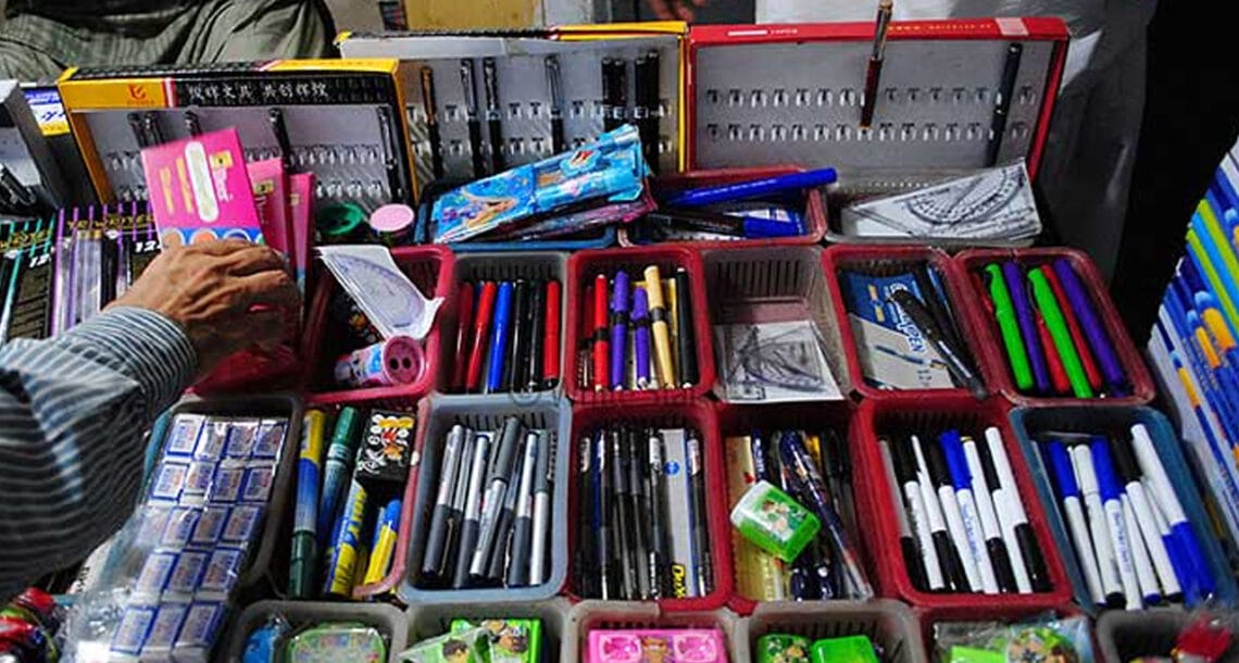 کتابوں، کاپیوں اور اسٹیشنری پر 15 سے 20 فیصد اضافہ، والدین پریشان