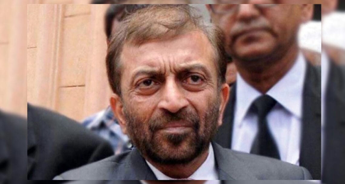 فاروق ستار کی گاڑی کی ٹکر سے موٹر سائیکل سوار شہری زخمی