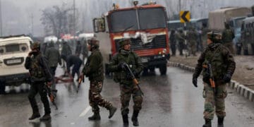 مقبوضہ کشمیر میں دفعہ 144 نافذ، وادی میں مزید 70 ہزار فوجیوں کو تعینات کرنے کا فیصلہ
