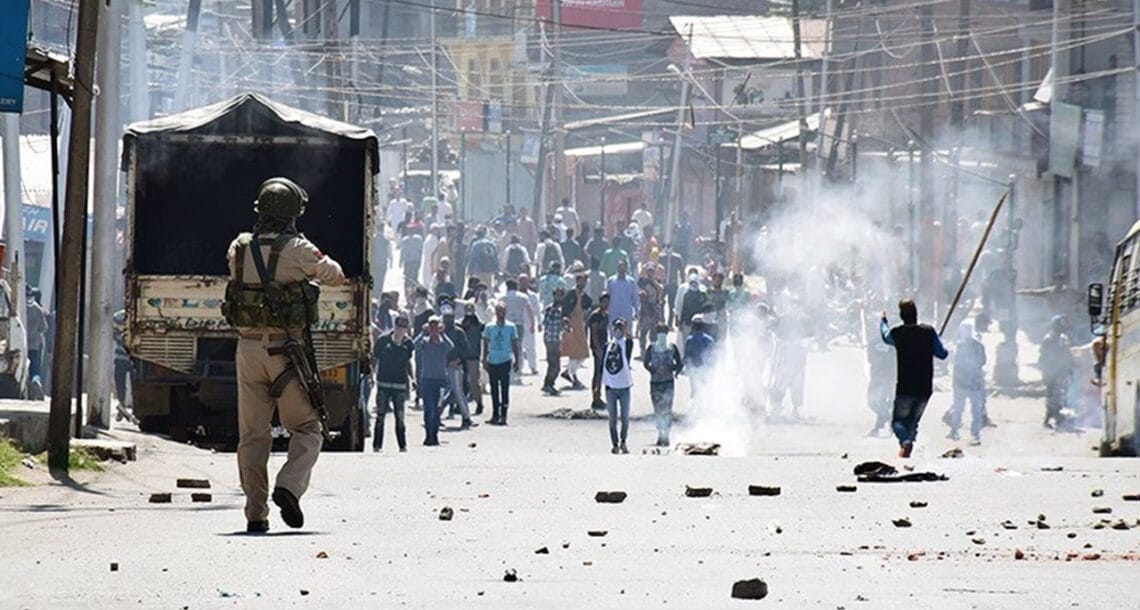 مقبوضہ کشمیر میں قابض بھارتی فوج کا نام نہاد سرچ آپریشن، 2 کشمیری نوجوان شہید