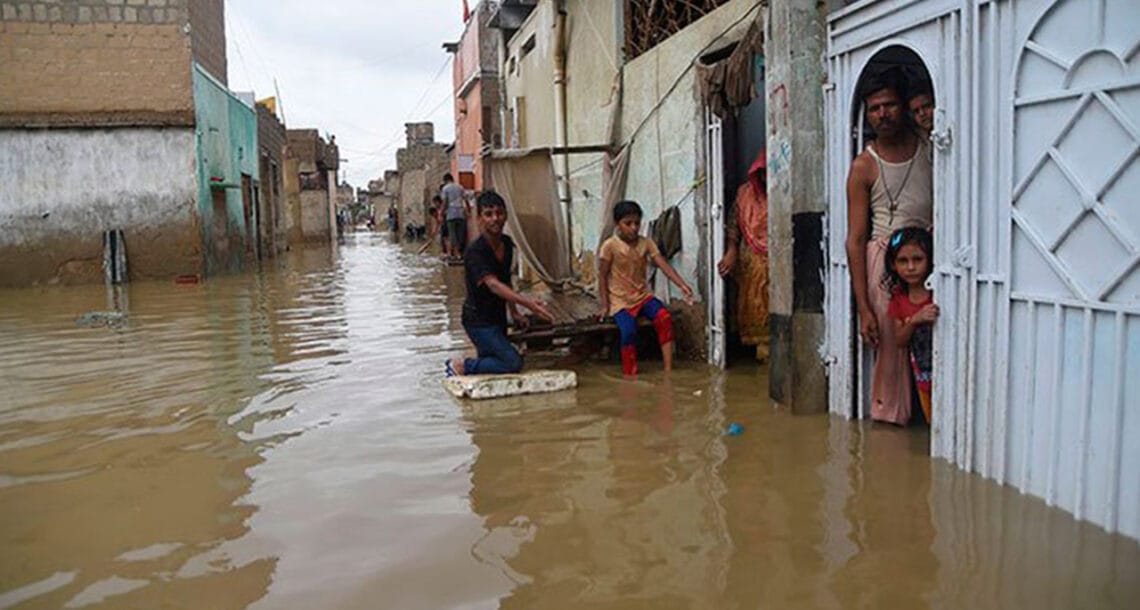 کراچی میں طوفانی بارشوں کے پیش نظر محکمہ صحت کا اسپتالوں میں ایمرجنسی نافذ
