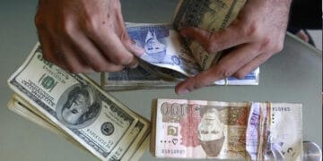 ڈالر کی قیمت میں مسلسل کمی کا سلسلہ جاری