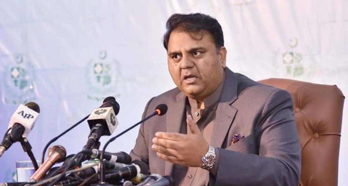 بھارت کے لیے پاکستانی فضائی حدود مکمل طور پر بند کرنے پر غور کررہے ہیں۔ فواد چوہدری