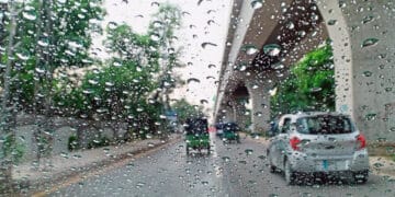 کراچی میں کل رات سے موسلادھار بارش کا امکان