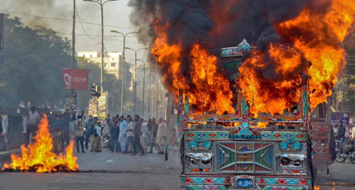 سانحہ 12 مئی : عدالت کا پی پی، اے این پی اور جماعت اسلامی کے ملوث کارکنوں کو گرفتار کرنے کا حکم