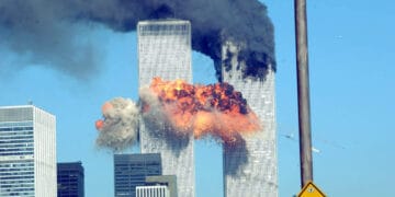 سانحہ نائن الیون کو آج 18 سال بیت گئے، جس نے نہ صرف امریکا بلکہ پوری دنیا کو آگ میں دھکیل دیا