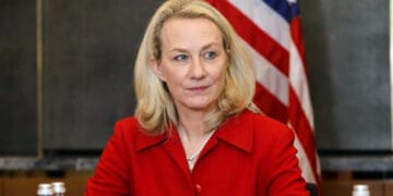 پاکستانی وزیراعظم عمران خان کا کشمیر جاکر لڑنے سے متعلق حالیہ بیان اہم اور قابل تعریف ہے۔ ایلس ویلز