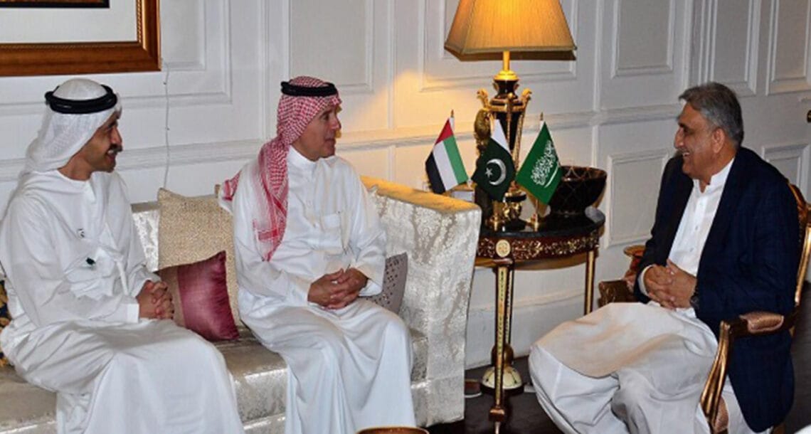 آرمی چیف کی  سعودی عرب اور متحدہ عرب امارات کے وزرائے خارجہ سے ملاقات