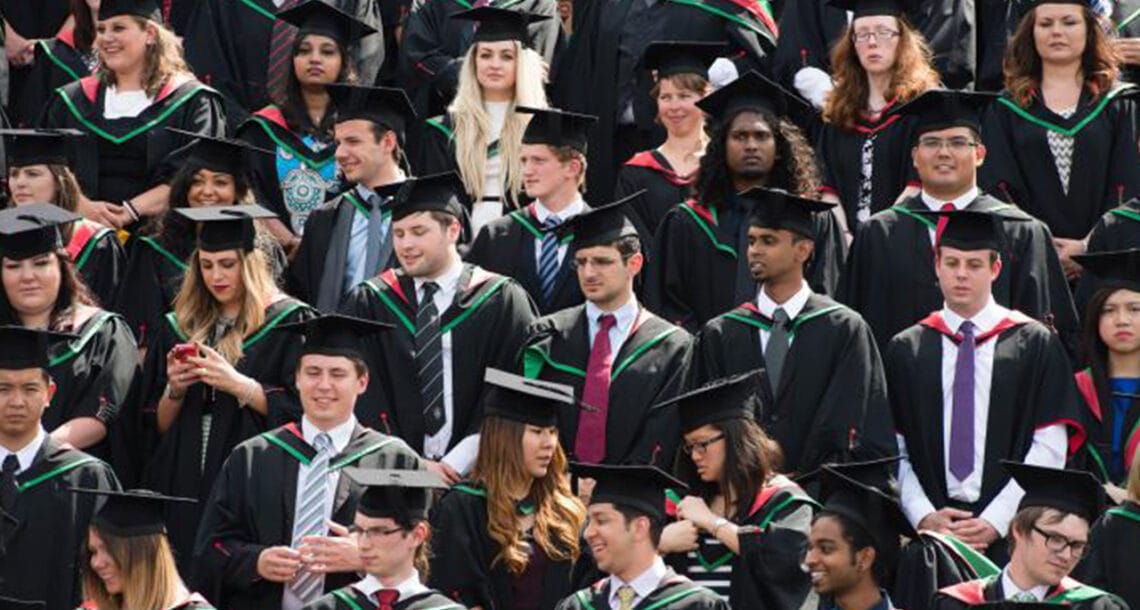 برطانیہ کی یونیورسٹیوں میں اپنی تعلیم مکمل کرنے والے انٹرنیشنل طلباء کو کام کرنے کی اجازت مل گئی