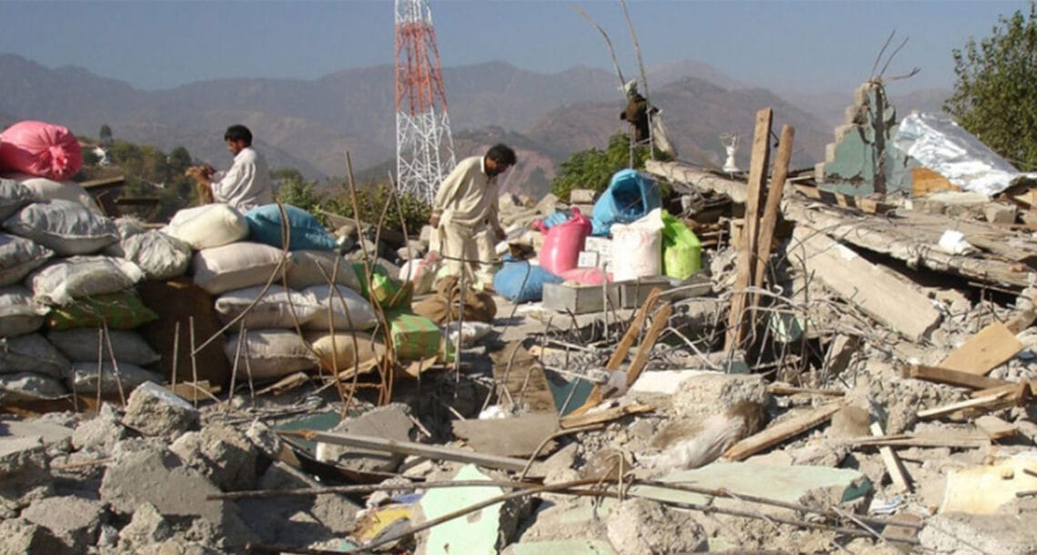 زلزلہ زدہ علاقوں میں  بارش کے باعث کئی علاقوں میں امدادی کاموں میں مشکلات کا سامنا
