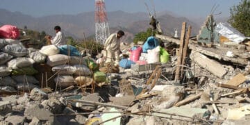 زلزلہ زدہ علاقوں میں  بارش کے باعث کئی علاقوں میں امدادی کاموں میں مشکلات کا سامنا