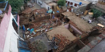 میرپور آزاد کشمیر میں زلزلے کے تازہ جھٹکے، 92 افراد زخمی