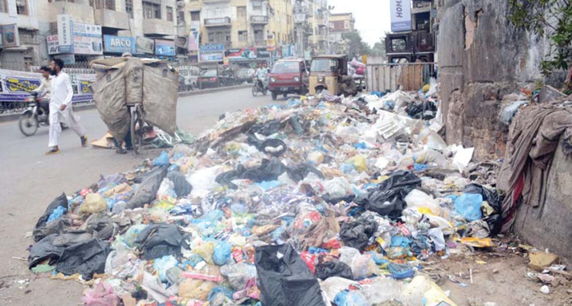 کراچی سمیت سندھ بھر میں کھلے مقامات کچرے پھینکنے پر پابندی