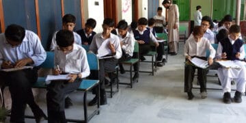 نئے مرکزی امتحانی نظام  کی وجہ سے صوبے کے تعلیمی نظام کی قلعی کھل کر سامنے آگئی
