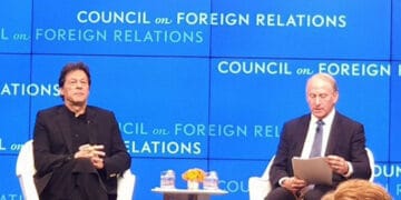 پاکستان اور بھارت دو جوہری ممالک ہیں، جنگ کی صورت میں کچھ بھی ہو سکتا ہے۔ وزیر اعظم