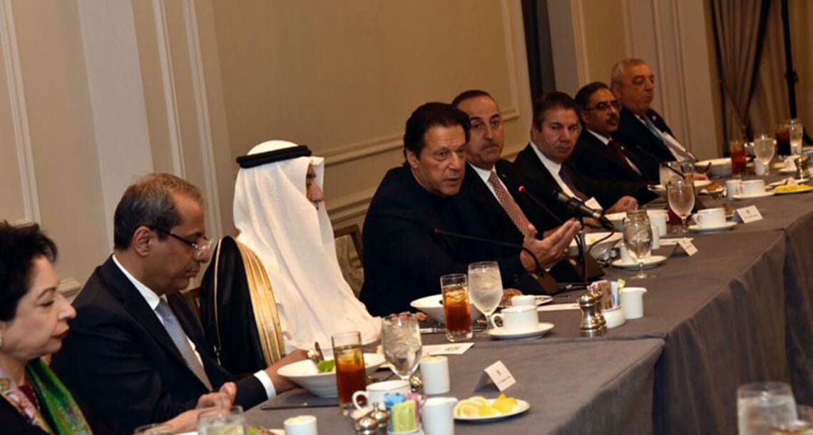مسلمانوں کے انسانی حقوق کی خلاف ورزی پر دنیا خاموش رہتی ہے۔ وزیراعظم