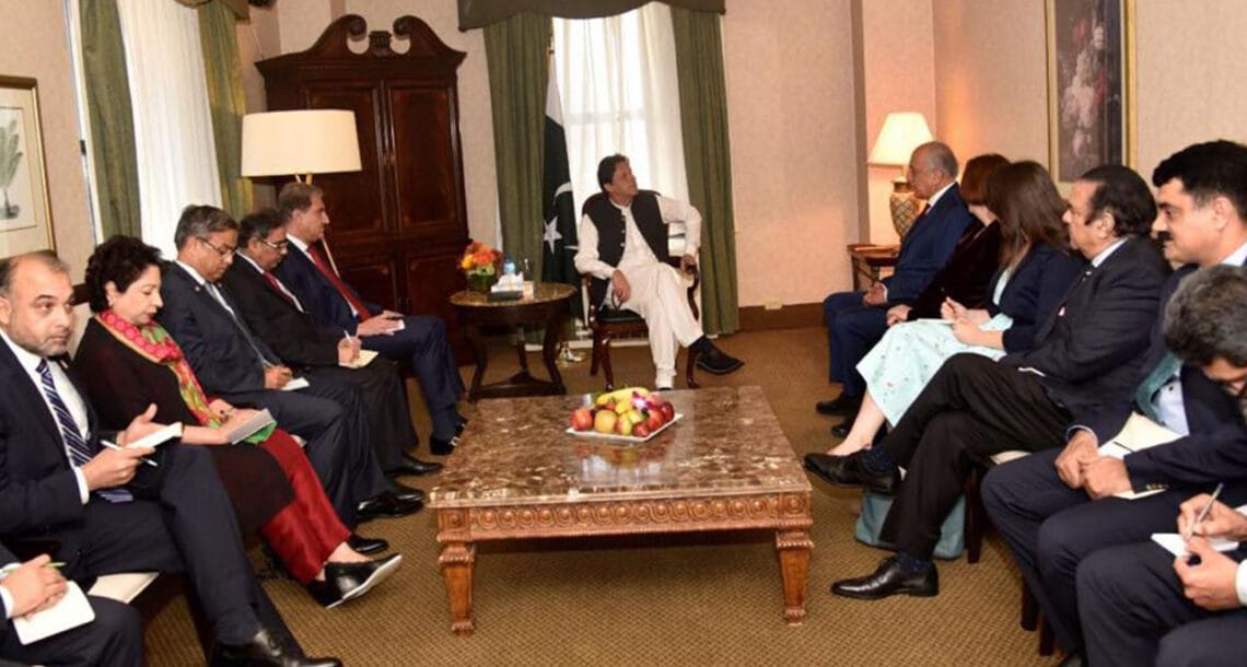 وزیراعظم عمران خان کی زلمے خیل زاد سے ملاقات