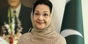 نواز شریف کی اہلیہ اور تین بار کی خاتون اول کا اعزاز رکھنے والی کلثوم نواز کی پہلی برسی