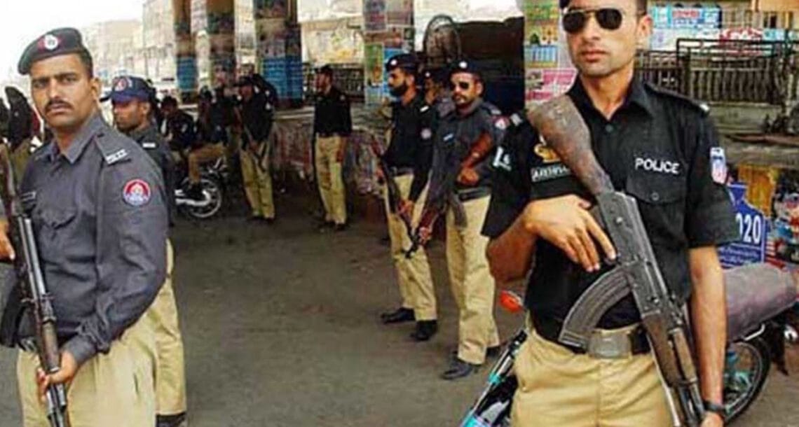 ناظم آباد نمبر 3 عید گاہ گراؤنڈ کے قریب پولیس مقابلہ، ایک اہلکار شہید جبکہ 2 ڈاکو ہلاک