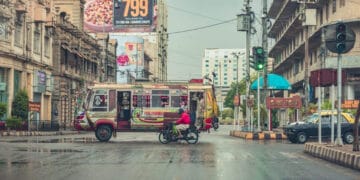 کراچی میں گرج چمک کے ساتھ تیز بارش