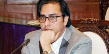 شہباز گِل کو عہدے سے ہٹائے جانے کی وجہ سامنے آگئی