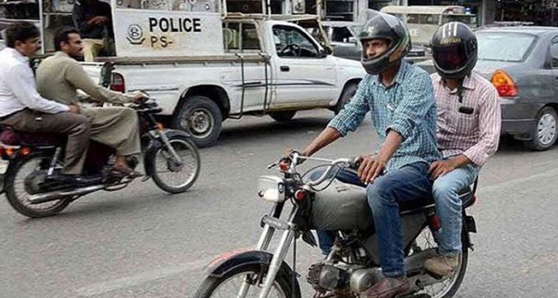 سندھ حکومت کا 8 محرم الحرام سے موٹر سائیکل کی ڈبل سواری پر پابندی عائد کرنے کا فیصلہ