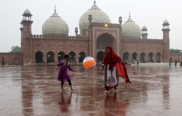 ملک کے بعض مقامات پر بارش کا امکان