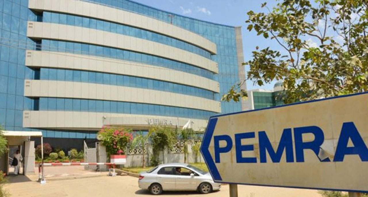 ٹی وی اینکرز پر پابندی کا نوٹیفکیشن معطل۔