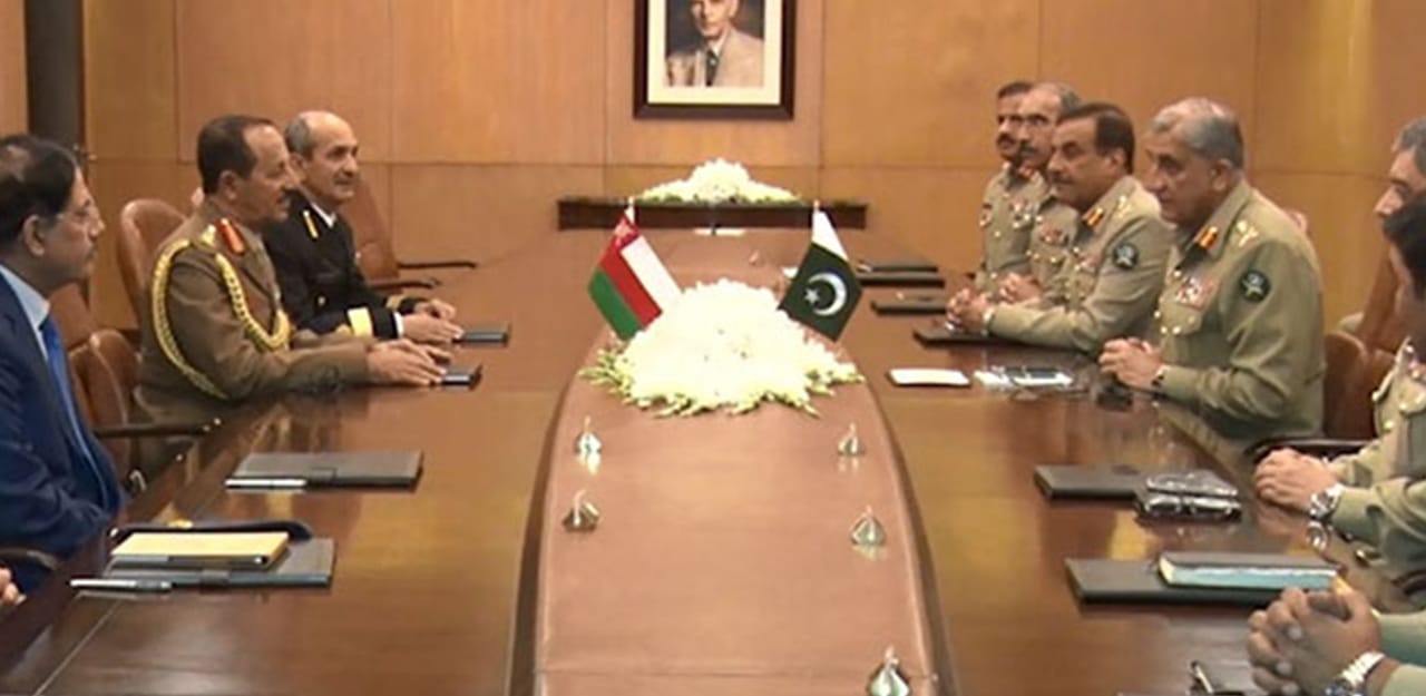 آرمی چیف سے عمان کی مسلح افواج کے چیف آف اسٹاف کی ملاقات، باہمی دلچسپی کے امور پر تبادلہ خیال