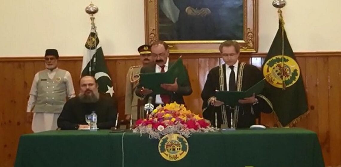 جسٹس جمال خان مندوخیل نے چیف جسٹس بلوچستان ہائیکورٹ کے عہدے کا حلف اٹھا لیا