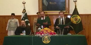 جسٹس جمال خان مندوخیل نے چیف جسٹس بلوچستان ہائیکورٹ کے عہدے کا حلف اٹھا لیا