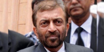 کراچی میں آوارہ کتوں اور ڈینگی کی ذمہ داری بھی سرفراز احمد پر ڈال دینی چاہیے