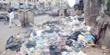 کچرا پھیکنے پر گرفتاریوں کے بجائے جرمانہ عائد کرنے کا فیصلہ