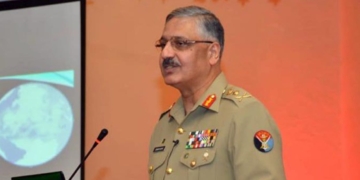 اگر علم نے آپ کو انسان نہیں بنایا تو ڈگری کی قیمت ردی کے کاغذ سے بڑھ کر نہیں ہے۔  جنرل زبیر محمود حیات