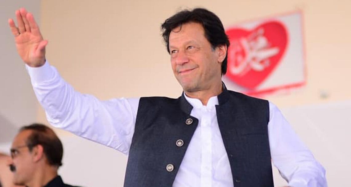 وزیراعظم عمران خان کا یوم پیدائش، 67 برس کے ہوگئے