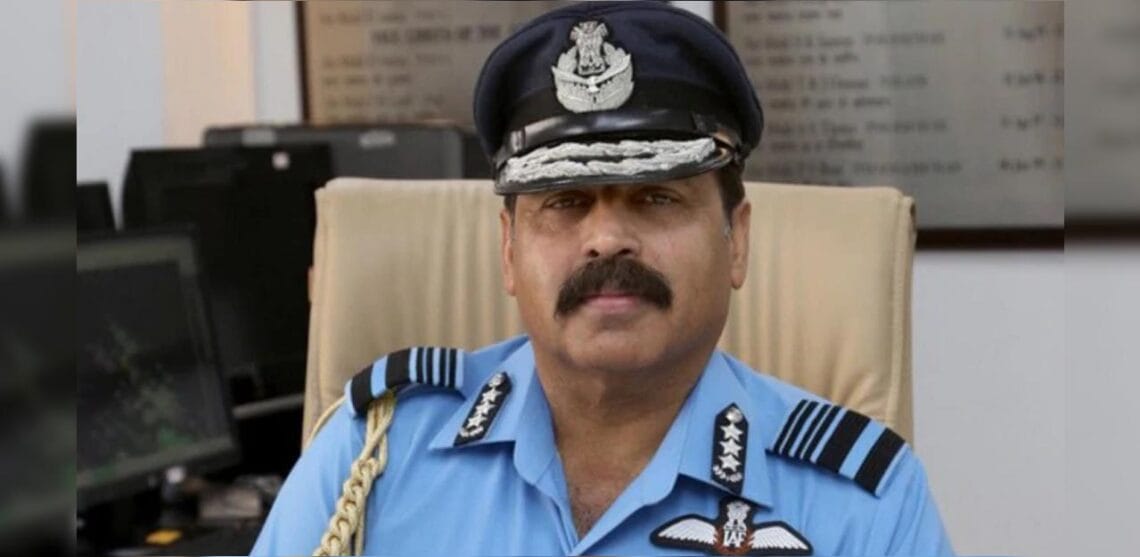 27 فروری کو  پاکستانی ہیلی کاپٹر سمجھ کر اپنا ہی ہیلی کاپٹر مار گرایا تھا۔ سربراہ بھارتی فضائیہ