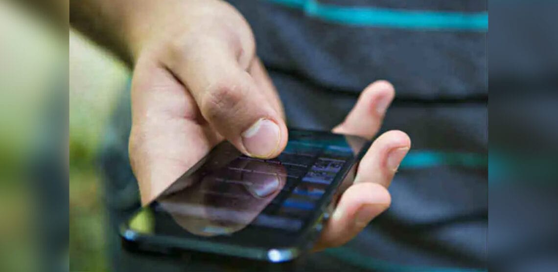 مودی سرکار نے 71 روز بعد عالمی دباؤ میں آکر مقبوضہ کشمیر میں موبائل سروس جزوی طور پر بحال کردی