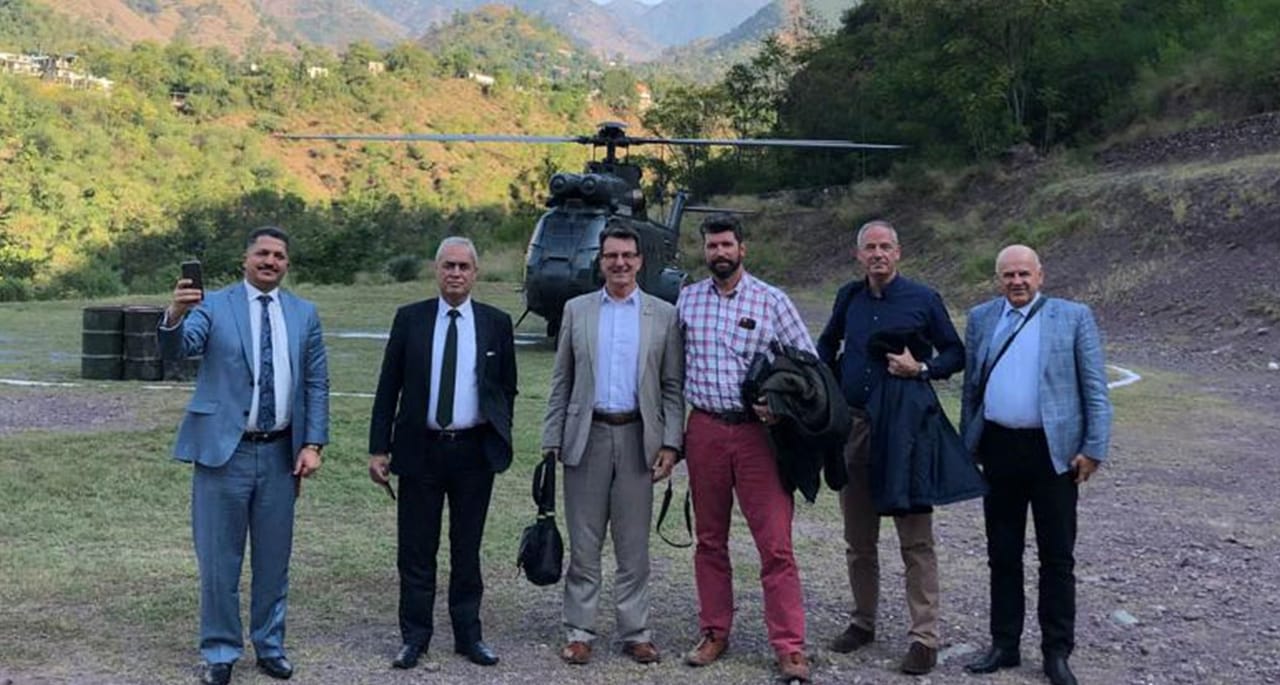 پاکستان میں تعینات غیر ملکی سفارتکاروں کی ٹیم ایل او سی پر پہنچ گئی۔