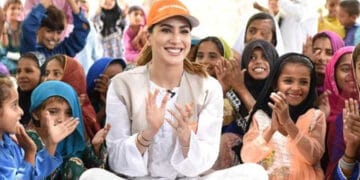 پاکستانی اداکارہ مہوش حیات لڑکیوں کے حقوق کی خیر سگالی سفیر منتخب