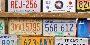 سندھ حکومت کا گاڑیوں کی نمبر پلیٹوں پر اجرک چڑھانے کا فیصلہ