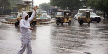 ملک کے بیشتر علاقوں میں بارش جبکہ  چند مقامات پر پر ژالہ باری کا امکان