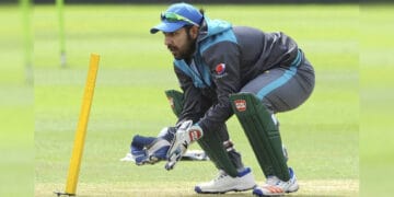 سرفراز احمد 50 ون ڈے میں قیادت کرنے والے دنیا کے دوسرے وکٹ کیپر بن گئے