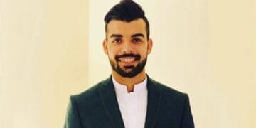 پاکستانی لیگ اسپنرشاداب خان کی 21 برس کے ہو گئے۔