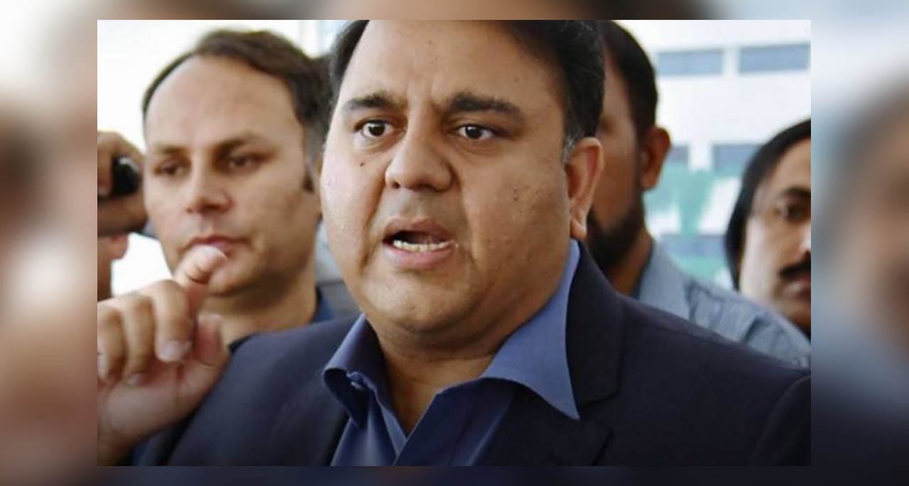دھرنا دینے والوں کو انہی کی زبان میں جواب دینا ہو گا- فواد چوہدری