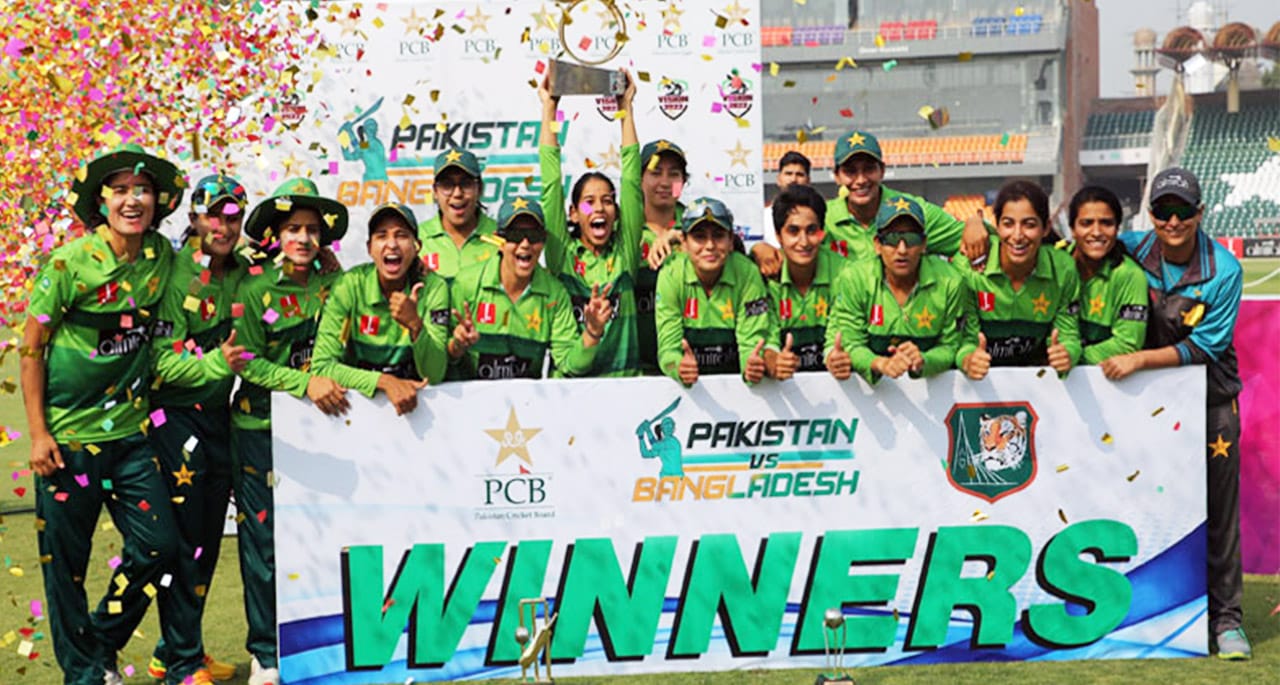 پاکستان ویمنز نے بنگلادیش کو ٹی ٹوئنٹی سیریز میں کلین سوئپ کردیا