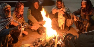 ملک کے میں بارش سے سردی بڑھ گئی۔