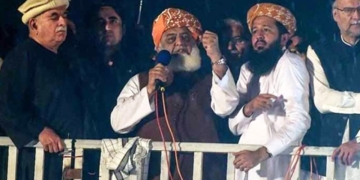 عمران خان 2 دن میں مستعفی ہوں- مولانا فضل الرحمن