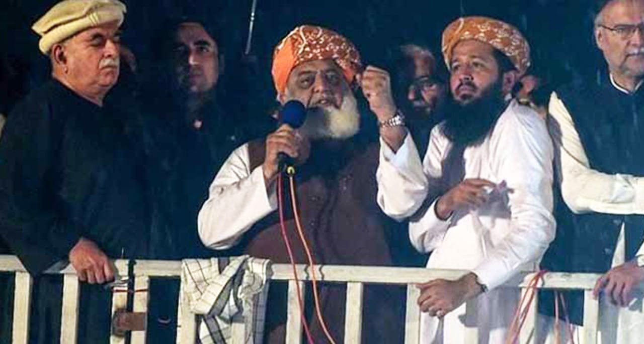 عمران خان 2 دن میں مستعفی ہوں- مولانا فضل الرحمن