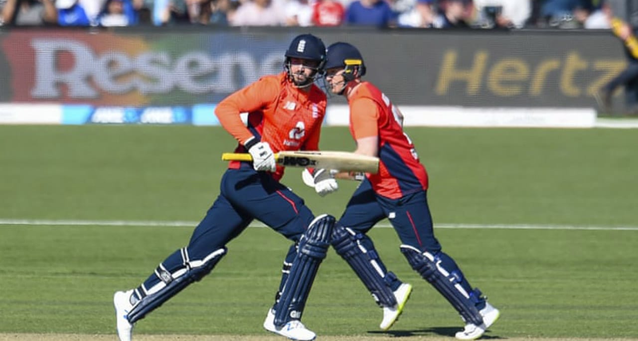 انگلینڈ نے نیوزی لینڈ کیخلاف پہلا ٹی ٹوئنٹی سات وکٹوں سے جیت لیا